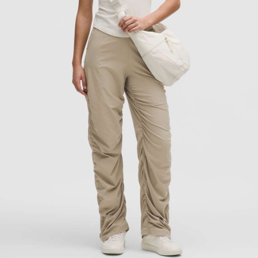 Lululemon Sheer Oak Dance Studio Slim Fit High Rise Flared Pant Size Medium